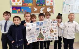 Конкурс в МАОУ СОШ №103 среди классов на тему «Новогодняя стенгазета»